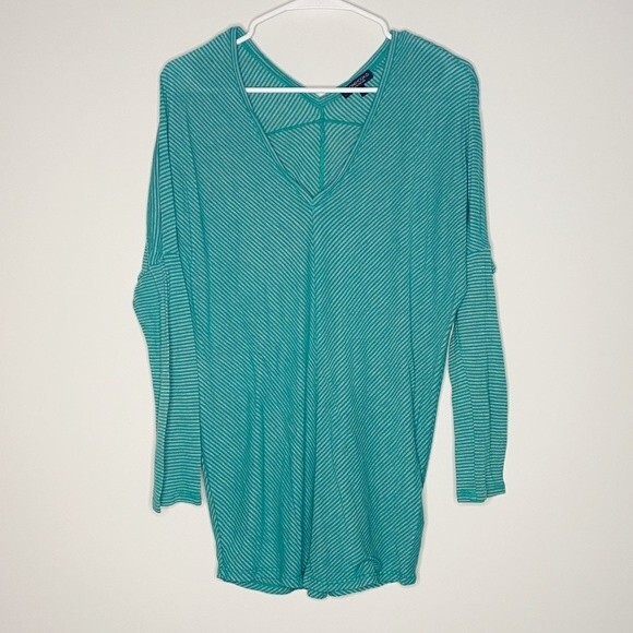 Beyond Yoga Teal Striped Workout Top 3/4 Length Sleeves Semi Sheer Size Medium - Picture 1 of 9